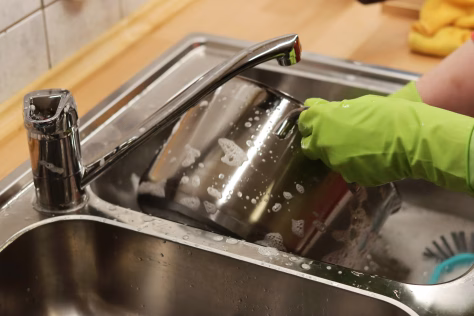 Nuolat užsikemša kriauklė? Šis triukas pareikalaus trijų ingredientų ir leis pamiršti apie santechnikus