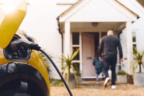 Situacija rinkoje keičiasi: elektromobilių infrastruktūra ima panašėti į tradicines degalines