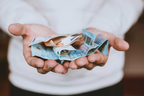 Bręstanti Lietuvos investavimo kultūra: lietuviai investuoja kaip niekad anksčiau, pokyčiai, kurie padės sutaupyti šimtus