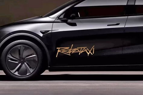 „Tesla Robotaxi“ skaičiai kelia klausimų: be vairuotojo dar nesaugu, o avarijos užklumpa ir su juo