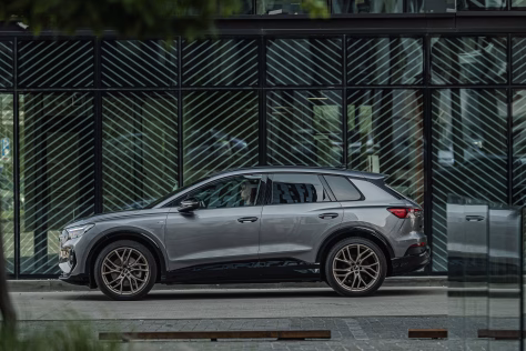 Pirmas kartas istorijoje: „Audi“ elektromobiliai kainuoja tiek pat kaip ir vidaus degimo varikliais varomi modeliai