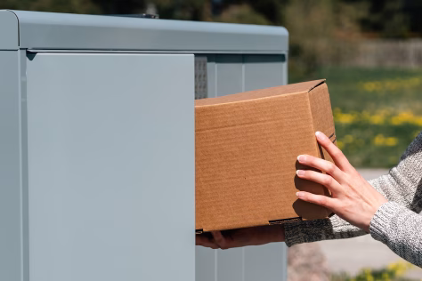 Siuntos be interneto ir laidų: naujosios bendruomenių dėžutės keičia logistiką kaimiškose vietovėse
