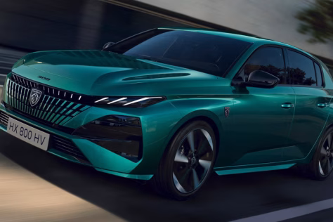 Pristatyti naujieji „Peugeot E-308“ serijos elektromobiliai: daugiau galios, didesnė baterija ir įspūdinga įkrova