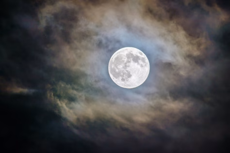 Lapkričio pilnatis artėja kaip emocinis uraganas: štai kuriuos Zodiako ženklus ji paveiks stipriausiai