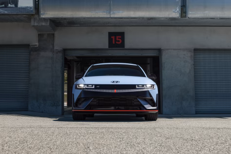 Sportiški elektriniai automobiliai: ekspertai pasakė, kam jie gali suteikti daugiausia džiaugsmo