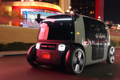 Las Vegase startuoja „Zoox“ robotaksi paslauga: automobiliai be vairo ir vairuotojo veža visiškai nemokamai