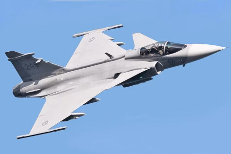 Švedai kuria naikintuvą, kuris mąstys pats: naujas „Gripen“ įpėdinis taps dirbtinio intelekto karo mašina