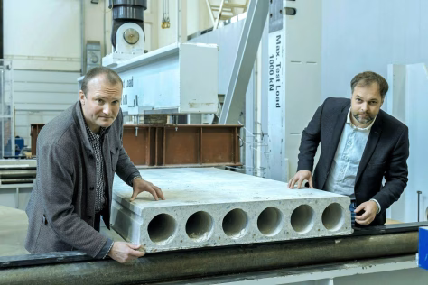 Tyliai lūžtantis betonas: mokslininkai aiškinasi, kodėl net tvirčiausios konstrukcijos ima byrėti