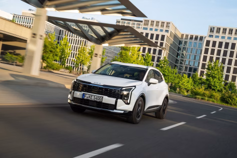 Nauja mada ar protingas sprendimas? Vis daugiau lietuvių renkasi įkraunamus hibridinius automobilius