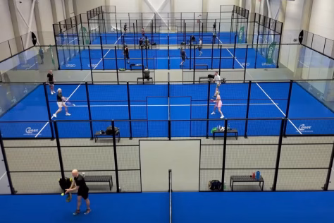 Didžiulis padelio bumas Lietuvoje: verslai šturmuoja aikštynus, o pelną lemia ne tik naudojamos raketės