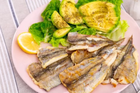 Virtuvės šefai perspėja: šis dažnas aliejus žuviai netinka, pakeiskite jį dabar ir pajuskite skirtumą