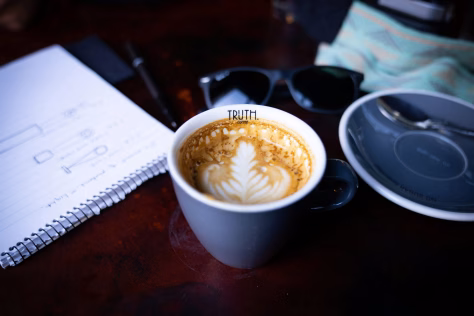 Ar ši frazė jus išduoda? Ekspertai sako, kad taip kalba žmonės, vengiantys gilaus mąstymo