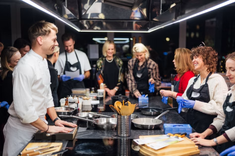 Socialinių tinklų receptai atgimė gyvai: influenceriai pasinėrė į gurmanišką vakarą