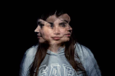 Lenkiją supurtė didžiulis skandalas: kai dirbtinis intelektas tampa patyčių ginklu, o įstatymai bejėgiai