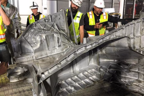 Revoliucija po variklio dangčiu: šis aliuminio rėmas gali pakeisti tai, ką žinome apie automobilius