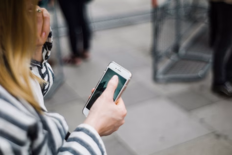 Australija uždraudė vaikams socialinius tinklus, šalys viena po kitos skelbia karą priklausomybei nuo ekranų