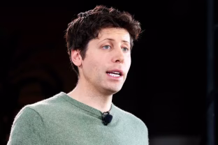 „OpenAI“ ruošia tylų perversmą: kuriamas trečiasis asmeninis įrenginys, galintis pakeisti telefoną