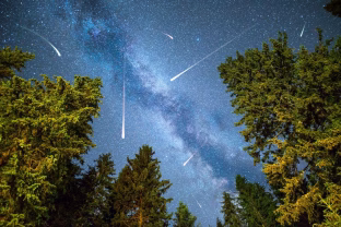 Įspūdingiausias 2025-ųjų metų dangaus reiškinys jau rytoj! Kur ir kada geriausia stebėti?