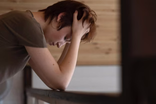 Stulbinantis mokslininkų atradimas: kodėl depresija vagia jūsų atmintį ir paverčia smegenis rūku?