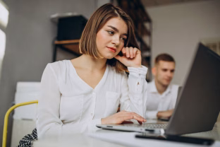 Psichologai atskleidžia tiesą: 4 dalykai, už kuriuos visai neatsakote, bet vis tiek save graužiate