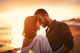 Nepadarykite klaidos: 5 klausimai, kurie per pirmą pasimatymą atskleidžia daugiau nei mėnuo žinučių