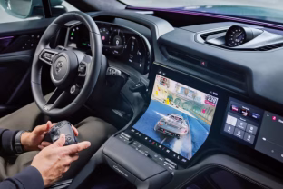 „Porsche“ ruošiasi naujo elektromobilio pristatymui, atskleidė daugiau informacijos apie „Cayenne“