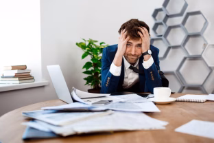 Kuo daugiau supranti, tuo sunkiau gyventi ramiai: 10 priežasčių kodėl protingi žmonės jaučiasi išsekę