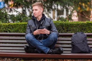 Krizė yra ne bausmė, o šansas: kaip atpažinti natūralius suaugimo etapus ir kada kreiptis pagalbos