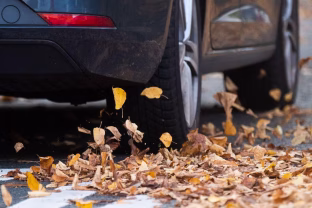 Didžiulis pavojus šalies keliuose: vos viena klaida vairuotojams gali kainuoti itin brangiai