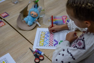 Pagrindinės klaidos, dėl kurių vaikas nekęsta mokyklos: 7 taisyklės, padėsiančios išgelbėti jo vaikystę