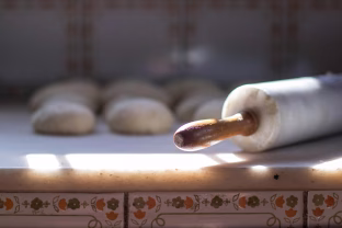 Pasitikite Naujus metus su puikiais patiekalais: 5 simboliniai užkandžiai sėkmingiems 2026 metams