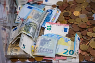 Gyventojai prarado dešimtis tūkstančių: per vieną dieną iš lietuvių išviliota daugiau nei 21 tūkst. eurų