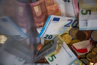 Vilnietės prarado daugiau nei 20 tūkst. eurų: viena klaida kainavo visas gyvenimo santaupas