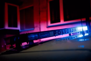 Šokiruojantis radinys Kaune: grindis ardžiusi moteris rado tai, ko nesitiki niekas