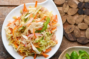 Šviežios, traškios ir maistingos: neįtikėtinai paprastos kopūstų salotos visiems metų laikams