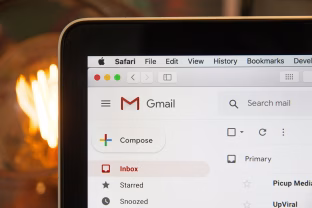 Išjunkite tai savo „Gmail“ paskyroje, to nepadarius galite tapti ir dirbtinio intelekto auka