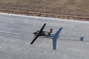 Kinai keičia visą logistikos pasaulį: šis bepilotis krovininis lėktuvas skraidins net toną krovinių