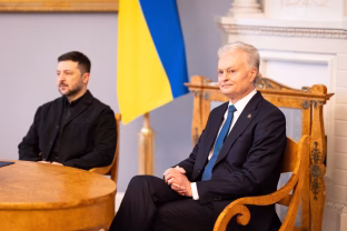 Nausėda susitikime su Nawrockiu: Europa turi prisiimti didesnę atsakomybę už savo gynybą