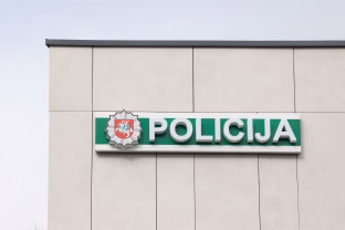 Kaune du vyrai į automobilį įsisodino nepilnametį, išvežė į mišką ir reikalavo pinigų