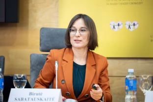 Nustatyta diskriminacija stojant į aukštąsias mokyklas: atleidimas nuo egzamino tapo kliūtimi studijoms