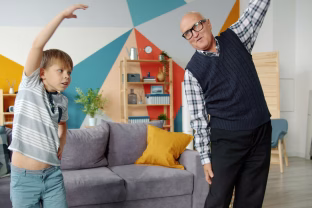 Tyrimai keičia požiūrį: paprasta veikla, kuri vaikų organizmui daro daugiau nei brangiausi papildai