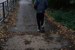 Ar tikrai pakanka vien daug vaikščioti, kad turėtum idealų kūną? Ekspertai įvardijo ribą