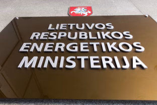 Parama atsinaujinančiai energijai stiprėja: gamintojams numatytos lengvatinės paskolos