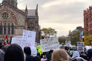 Skandalas: buvęs CNN vedėjas sulaikytas po chaoso bažnyčioje