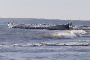 Palydoviniai vaizdai kelia įtampą: Baltijos jūroje ledas plinta sparčiai, bet dar nepasiekė normos