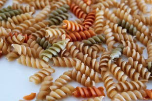 Pamirškite įprastus makaronus: šios 5 alternatyvos nustebins net didžiausius skeptikus