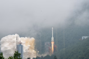 Kinija meta iššūkį NASA: jau šiemet prasidės lemtinga misija, kuri gali pakeisti kosminę galią