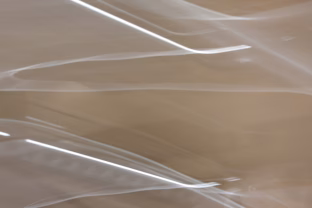 Virtuvės triukas, apie kurį žino ne visi: po šio žingsnio maistine plėvele tampa lengva naudotis