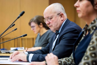 Olekas įvertino konservatorių pasitraukimą iš darbo grupės dėl LRT: normalus opozicijos žingsnis