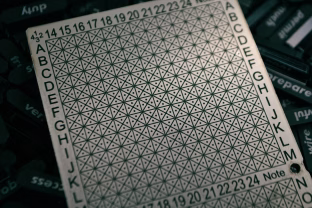 Mokslininkai sukūrė už bakteriją mažesnį QR kodą, matomą tik per supermikroskopą